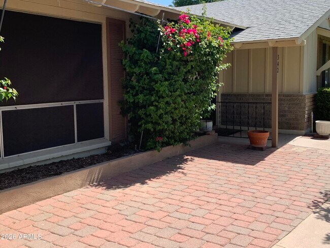 342 W Diana Ave Phoenix, AZ 85021 photo 2