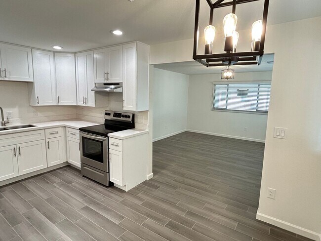 290 N Hamilton St Chandler, AZ 85225 photo 4