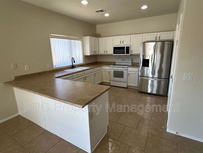 13735 W Caribbean Ln Surprise, AZ 85379 photo 3