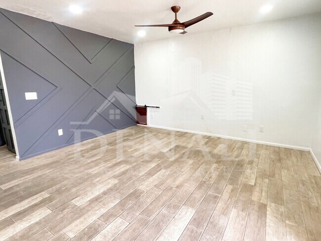 423 S Terry Ln Tempe, AZ 85281 photo 4