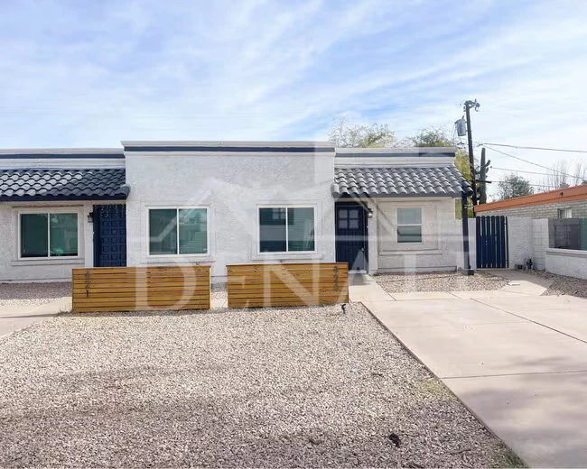 423 S Terry Ln Tempe, AZ 85281 photo 2