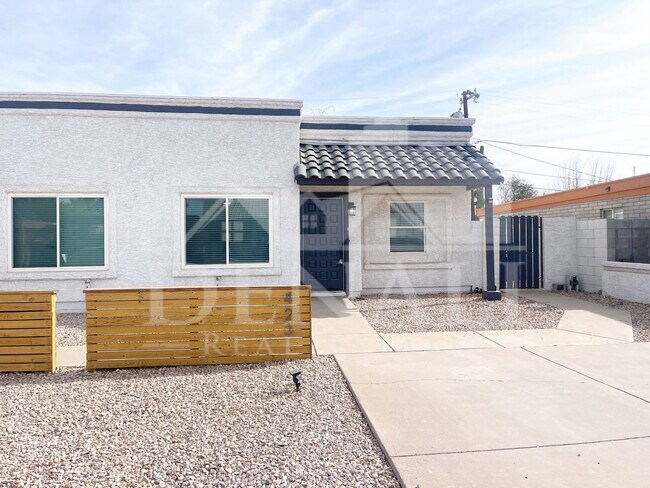 423 S Terry Ln Tempe, AZ 85281 photo 3