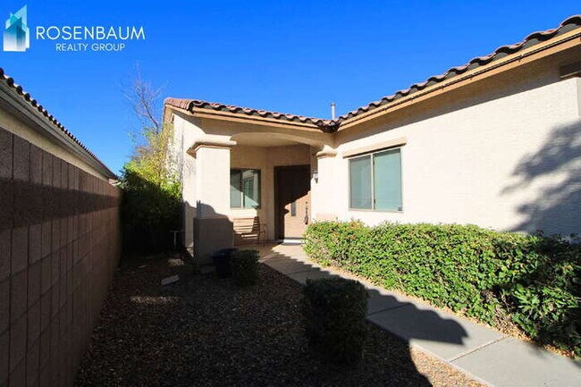 2756 East Rakestraw Lane, Gilbert, AZ 85298 photo 3