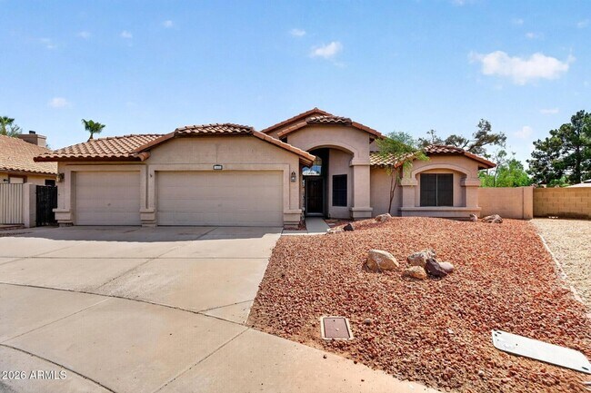 7427 W Topeka Dr