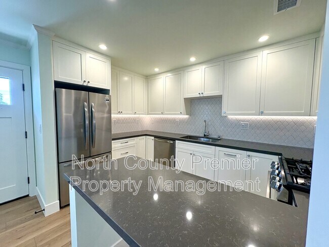 4673 32nd Street photo 2