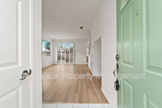8265 Gold Coast Dr San Diego, CA 92126 photo 2