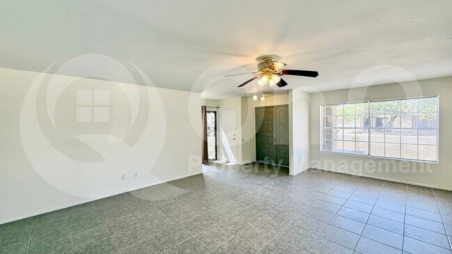 4415 W Morrow Dr photo 4