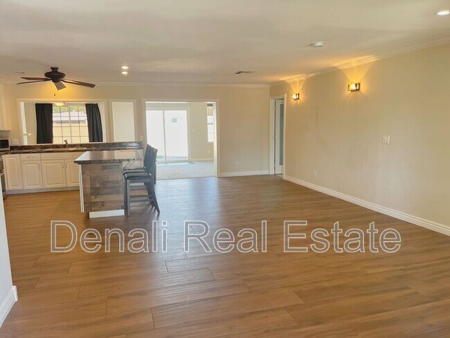 15620 N 59th Ln Glendale, AZ 85306 photo 4