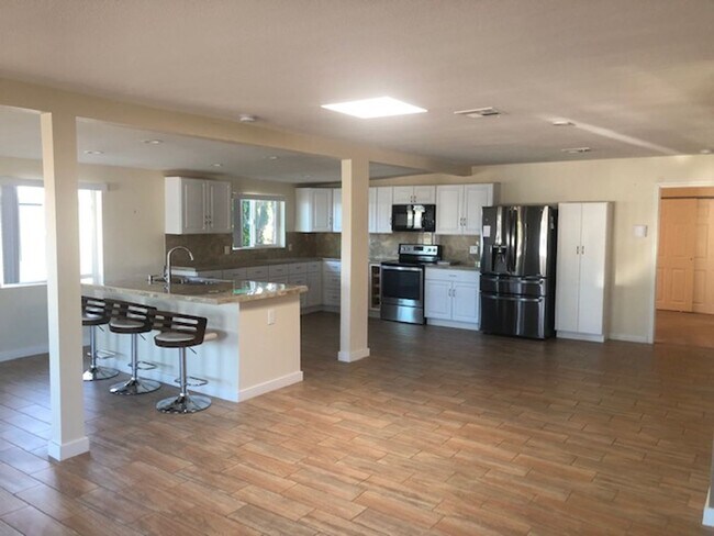 25424 S Wyoming Ave Sun Lakes, AZ 85248 photo 2
