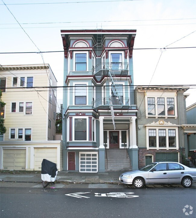 1BR/1BA Apartment on Page St Apt A · San Francisco photo 3