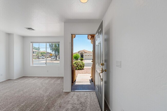 7552 W Nicolet Ave Glendale, AZ 85303 photo 3