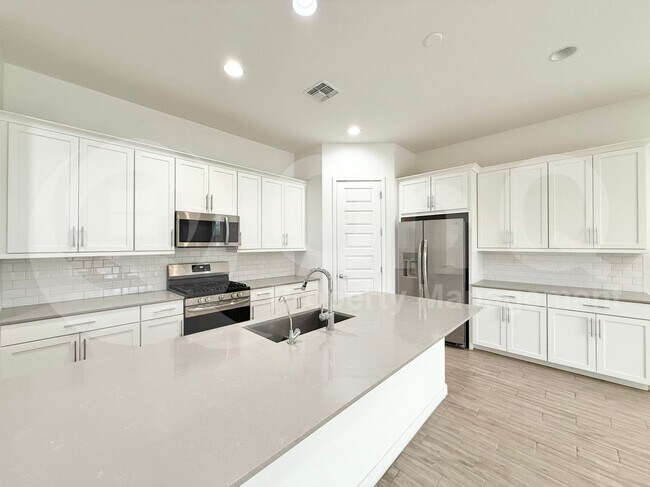 5560 S Arizona Pl Chandler, AZ 85249 photo 3
