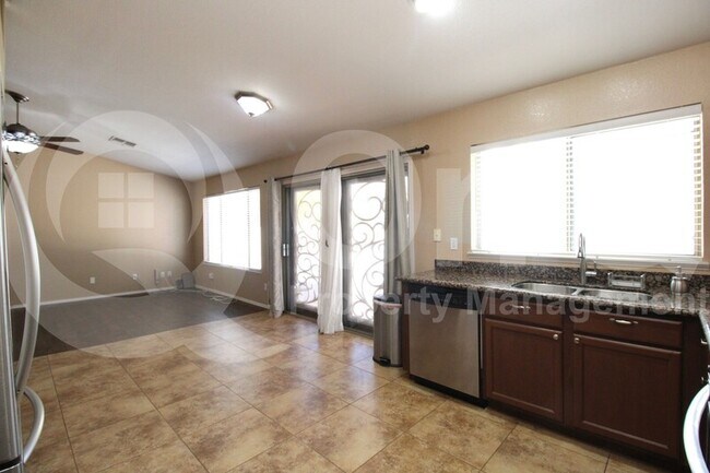 2735 S Sean Dr Chandler, AZ 85286 photo 5