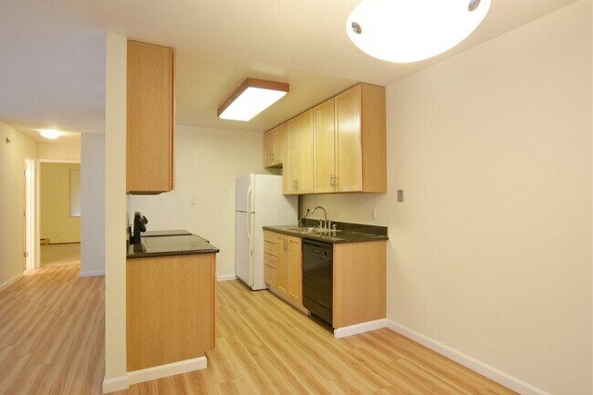 505 Cypress Point Dr Mountain View, CA 94043 photo 3