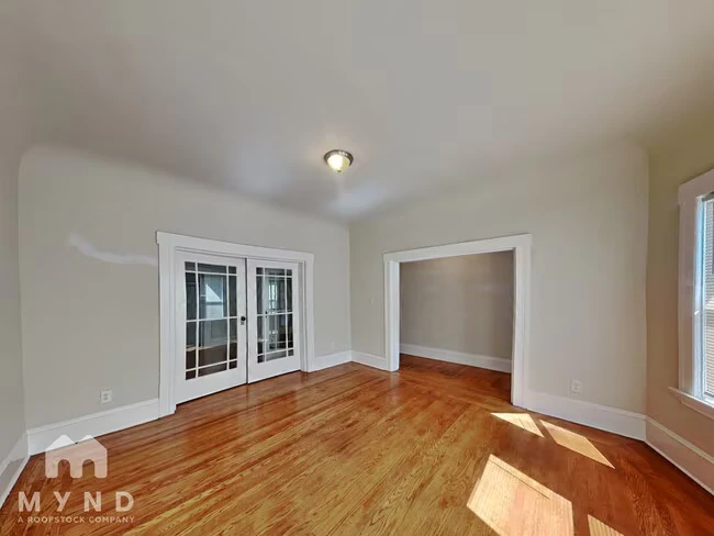 231 Athol Ave Oakland, CA 94606 photo 2