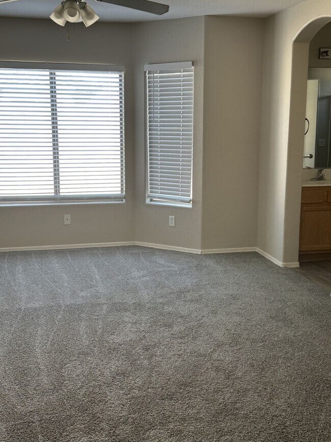 3832 E Wyatt Way Gilbert, AZ 85297 photo 5