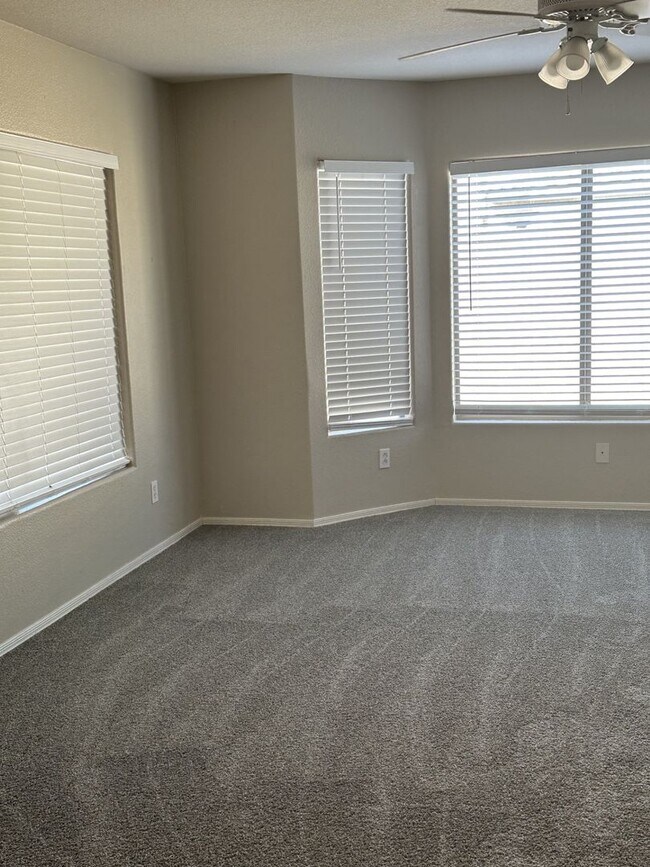 3832 E Wyatt Way Gilbert, AZ 85297 photo 4
