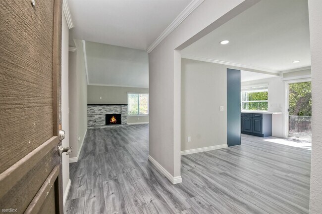 6428 El Perico Ln Carlsbad, CA 92009 photo 4