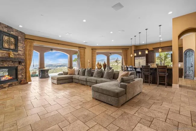 208 Alicia Way Alpine, CA 91901 photo 4