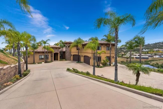 208 Alicia Way Alpine, CA 91901 photo 2