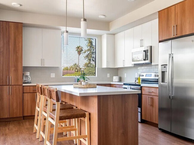 7520 E 2nd St Scottsdale, AZ 85251 photo 2