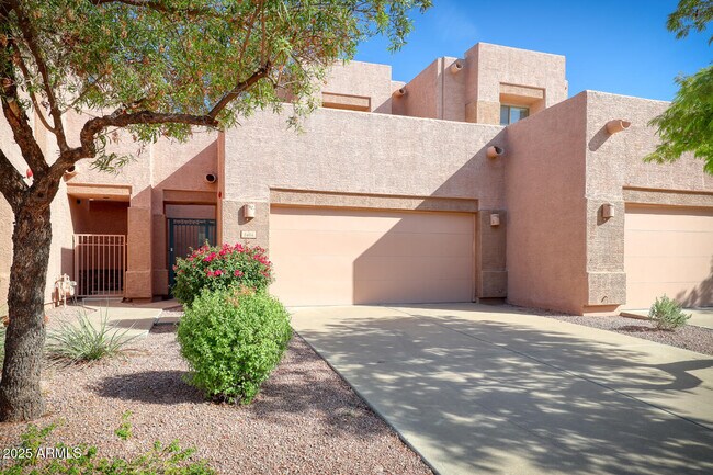 1404 W Weatherby Way photo 3
