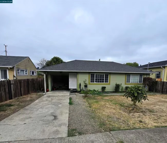 905 Pine St Vallejo, CA 94590 photo 2