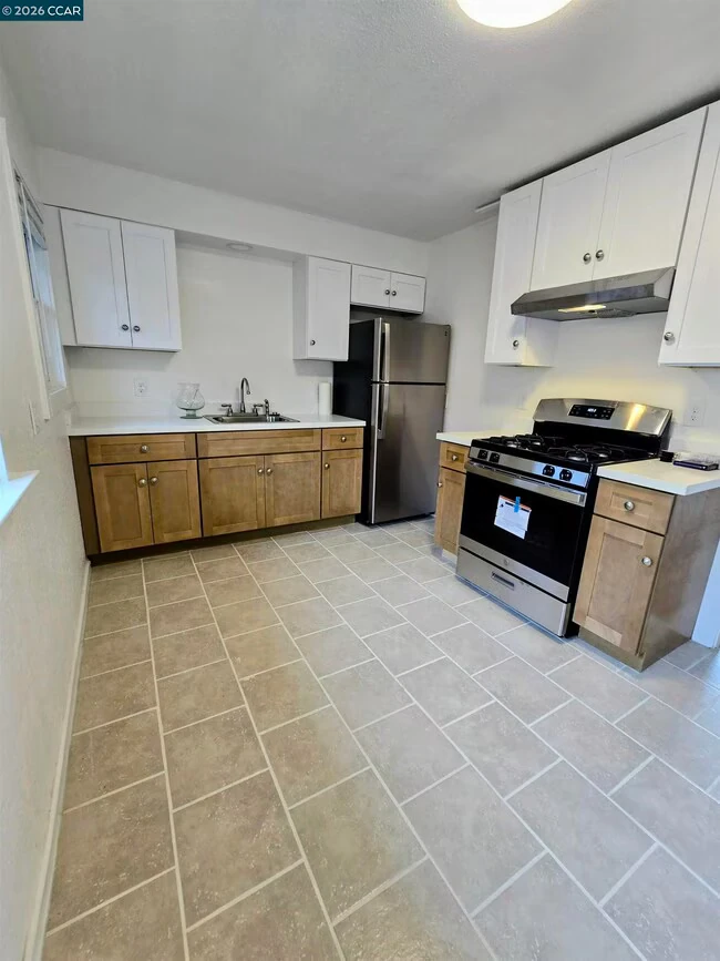 905 Pine St Vallejo, CA 94590 photo 5