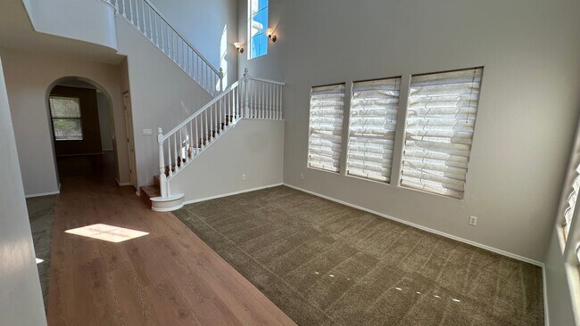 12142 W Lone Tree Trail Peoria, AZ 85383 photo 2