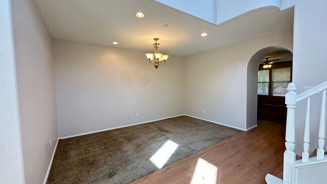 12142 W Lone Tree Trail Peoria, AZ 85383 photo 4