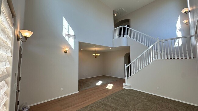 12142 W Lone Tree Trail Peoria, AZ 85383 photo 3