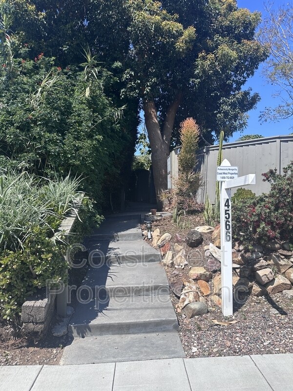 4566 Maryland St San Diego, CA 92116 photo 2
