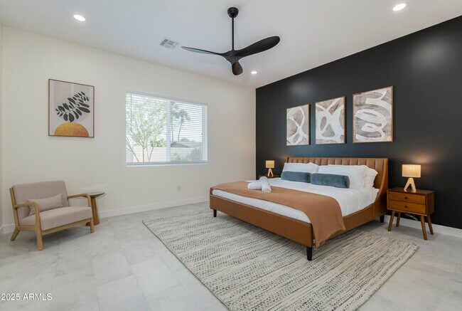 5049 E Shaw Butte Dr Scottsdale, AZ 85254 photo 4