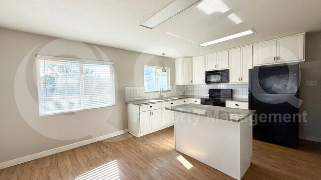 5938 W Ocotillo Rd Glendale, AZ 85301 photo 3