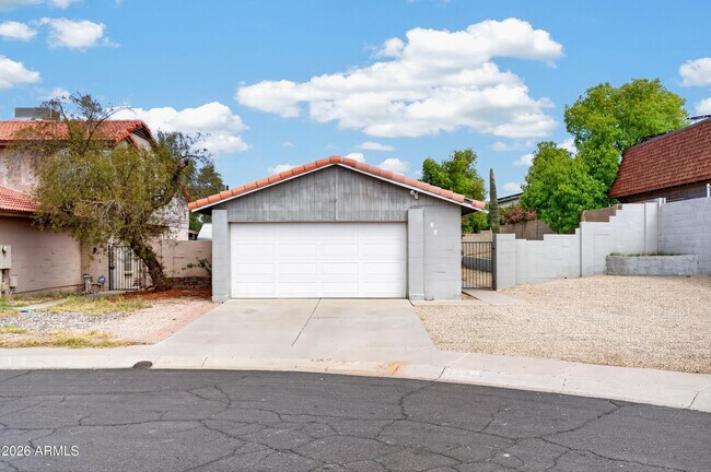 4902 W Crocus Dr photo 4