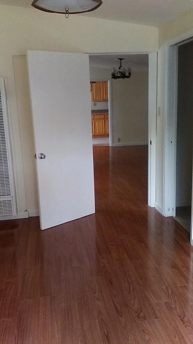 42 Mission Dr San Mateo, CA 94402 photo 5