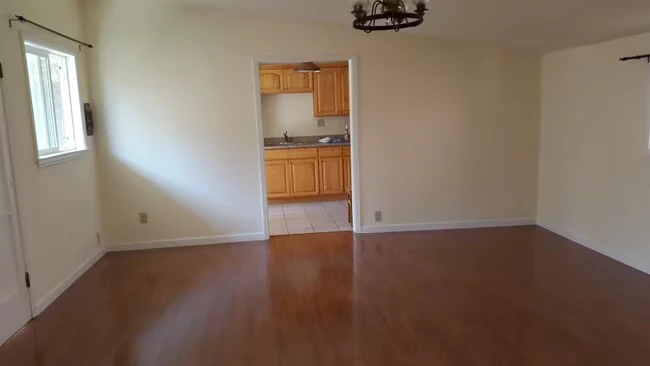 42 Mission Dr San Mateo, CA 94402 photo 2