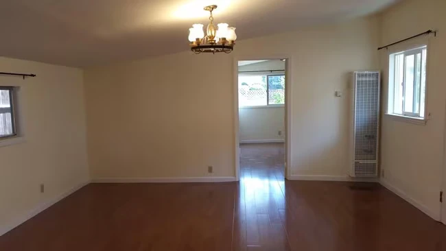 42 Mission Dr San Mateo, CA 94402 photo 4