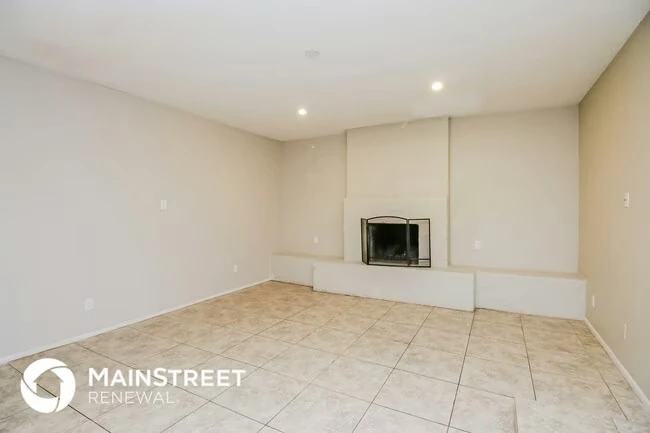 5808 W Holly St Phoenix, AZ 85035 photo 4