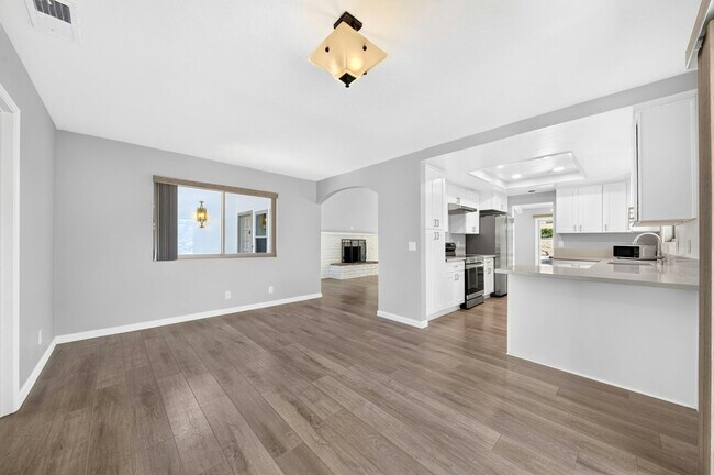28147 Queensbridge Rd Valley Center, CA 92082 photo 3