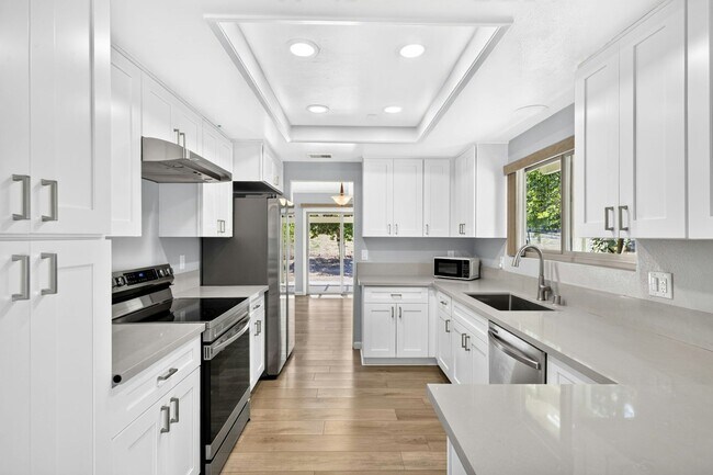 28147 Queensbridge Rd Valley Center, CA 92082 photo 2