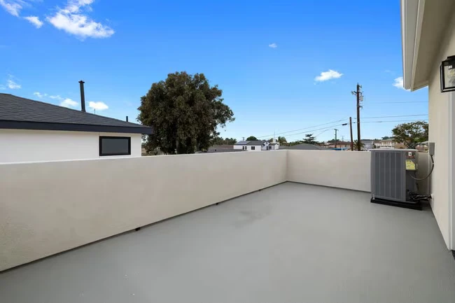 6765 N Elman St San Diego, CA 92111 photo 4