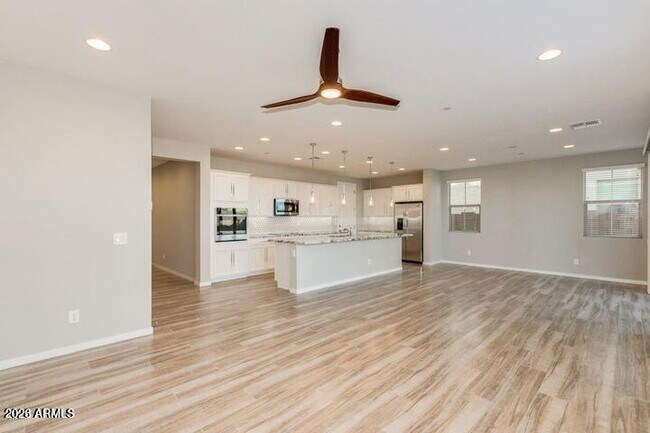 1800 S Follett Way Gilbert, AZ 85295 photo 3