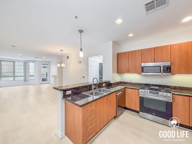 1465 C St San Diego, CA 92101 photo 3