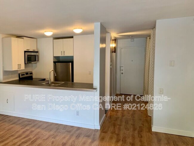 1775 Diamond St San Diego, CA 92109 photo 2
