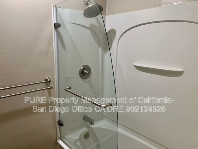1775 Diamond St San Diego, CA 92109 photo 4