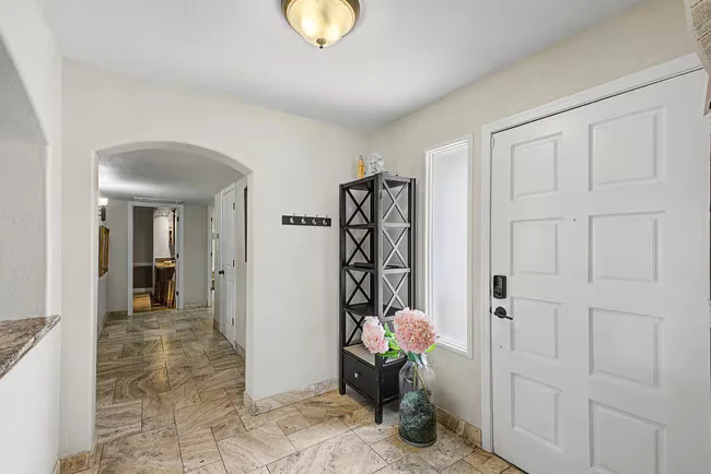 3346 E Cochise Rd Phoenix, AZ 85028 photo 4