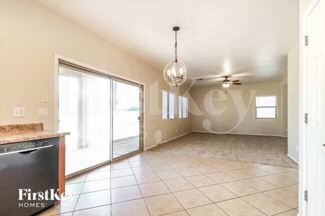14524 W Evans Dr Surprise, AZ 85379 photo 4