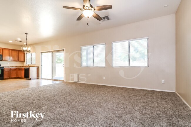 14524 W Evans Dr Surprise, AZ 85379 photo 2