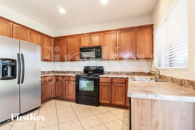 14524 W Evans Dr Surprise, AZ 85379 photo 5